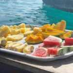 Zeta Makrypoulia Instagram - Ξέρω ξέρω, είμαι σαν τη μύγα μες στο γάλα αυτή τη στιγμή στο insta, αλλά σήμερα κολύμπησα δίπλα σε δελφίνια, είδα άπειρα πολύχρωμα ψαράκια και είπα να μοιραστώ αυτές τις εικόνες μαζί σας! Κυρίως αυτό το απέραντο γαλάζιο! ———————————————————————————————— #swimmingwithdolphins🐬 #deepblue #indianocean