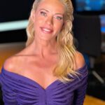 Zeta Makrypoulia Instagram - Μπορεί να αργήσαμε, αλλά ήρθε η στιγμή να συναντηθούμε! @nikoschatzinikolaou σε ευχαριστώ πολύ για την ευγένεια, τον τρόπο και τον σεβασμό σου για όσα είπαμε μπροστά και πίσω από τις κάμερες. Απόψε στις 24.00 τα λέμε στο Ενώπιος Ενωπίω. ————————————————————————————— @ant1tv #ενώπιοςενωπίω #ant1
