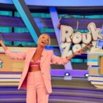 Zeta Makrypoulia Instagram - Καλή εβδομάδα καλή μας αρχή! ✨ Το Rouk Zouk επιστρέφει για έβδομη χρονιά και έχουμε ιδιαίτερη χαρά γι αυτό, παρόλα αυτά όμως οφείλω να ομολογήσω πως αυτή είναι η πιο αμήχανη πρεμιέρα που έκανα ποτέ, σε σχέση με όλα αυτά που έχουν συμβεί γύρω μας. Η αλήθεια είναι ότι όταν γράφαμε αυτή την έναρξη δεν είχαν συμβεί όλα αυτά που μας κρατούν μουδιασμένους & μονίμως αντιμέτωπους με τρομερά δυσάρεστα γεγονότα. Με μόνη ευχή, καθώς δεν υπάρχει επιλογή, να είμαστε ενωμένοι και μαζί σε όλο αυτό που μας συμβαίνει, θα προσπαθήσουμε να είμαστε η καλύτερη δυνατή παρέα τα μεσημέρια σας. ————————————————————————————— @roukzouk.official #roukzouk #ρουκζουκ #premiere #καλημαςαρχη @ant1tv #mygame