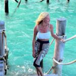 Zeta Makrypoulia Instagram - Αποφάσισα φέτος ο νέος χρόνος να με βρει στη φύση που τόσο αγαπώ και στην εποχή που αγαπώ, το καλοκαίρι! Αυτό θα σας ευχηθώ για το 2024. Να κάνετε αυτό που επιθυμεί η ψυχή σας και μόνο! Να φροντίζετε και να αγαπάτε τον εαυτό σας, όπως ακριβώς το κάνετε, με κάθε κόστος, για τα αγαπημένα πρόσωπα! Καλή Χρονια! 💖 ———————————————————————————————— #newyear #2024