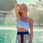Zeta Makrypoulia Instagram - Αποφάσισα φέτος ο νέος χρόνος να με βρει στη φύση που τόσο αγαπώ και στην εποχή που αγαπώ, το καλοκαίρι! Αυτό θα σας ευχηθώ για το 2024. Να κάνετε αυτό που επιθυμεί η ψυχή σας και μόνο! Να φροντίζετε και να αγαπάτε τον εαυτό σας, όπως ακριβώς το κάνετε, με κάθε κόστος, για τα αγαπημένα πρόσωπα! Καλή Χρονια! 💖 ———————————————————————————————— #newyear #2024