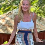 Zeta Makrypoulia Instagram - Αποφάσισα φέτος ο νέος χρόνος να με βρει στη φύση που τόσο αγαπώ και στην εποχή που αγαπώ, το καλοκαίρι! Αυτό θα σας ευχηθώ για το 2024. Να κάνετε αυτό που επιθυμεί η ψυχή σας και μόνο! Να φροντίζετε και να αγαπάτε τον εαυτό σας, όπως ακριβώς το κάνετε, με κάθε κόστος, για τα αγαπημένα πρόσωπα! Καλή Χρονια! 💖 ———————————————————————————————— #newyear #2024