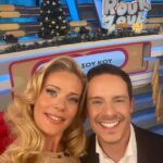 Zeta Makrypoulia Instagram - Φορέσαμε τα γιορτινά μας και σας περιμένουμε να αποχαιρετίσουμε τον χρόνο παρέα! Rouk Zouk στις 21:00, με “I love ΣουΚου” και “Ακόμα δεν είδες τίποτα” Καλή παραμονή ! ✨ Στο καλό να πας 2023 👋 ———————————————————————————————— #roukzouk #εορταστικό #newyearseve @ant1tv