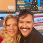 Zeta Makrypoulia Instagram - Φορέσαμε τα γιορτινά μας και σας περιμένουμε να αποχαιρετίσουμε τον χρόνο παρέα! Rouk Zouk στις 21:00, με “I love ΣουΚου” και “Ακόμα δεν είδες τίποτα” Καλή παραμονή ! ✨ Στο καλό να πας 2023 👋 ———————————————————————————————— #roukzouk #εορταστικό #newyearseve @ant1tv