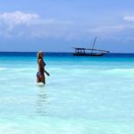 Zeta Makrypoulia Instagram - Τελικά δεν είναι κακό να επιτρέπουμε λίγη ανεμελιά στον εαυτό μας!😉 ———————————————————————————————— #feelfree #creatememories #zanzibar