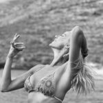 Zeta Makrypoulia Instagram - Τι να γράψεις τώρα.. Αιγαίο παιδιά, θέλεις να το πιεις! Καλές βουτιές! 😉 ————————————————————————————— #summer2023 #greece #aegean
