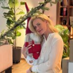 Zeta Makrypoulia Instagram - Χρόνια πολλά γεμάτα αγάπη, φως, υγεία και χαρά ! ✨🎄✨ ———————————————————————————————— #christmas #christmas2023