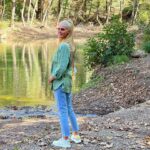 Zeta Makrypoulia Instagram - Σας φέρνω λίγο το φθινόπωρο, γιατί στην Αθήνα δεν το ζούμε πλέον.. 🍁🍂🦮🌳🦨🦫🦚🍂🍁… ————————————————————————————— #greeknature #karpenisi