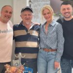 Zeta Makrypoulia Instagram - Στην ταράτσα γίνονται τα καλύτερα γλέντια!😛 Χρόνια πολλά, Χριστός Ανέστη! Υγεία και αγαπάτε αλλήλους! ———————————————————————————————— #easter #easter2024 #family