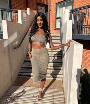 Zeta Morrison Instagram - Outrageous ting @FashionNova
•
#FashionNovaPartner