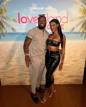 Zeta Morrison Instagram - How many islanders can you fit in an elevator? 😏 Love Island Games Premier Party 🎉 Our team good 💕 

@loveislandusa @peacock #loveislandgames