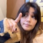 Zeynep Çamcı Instagram – Konuşurken sürekli dürten arkadaş📿