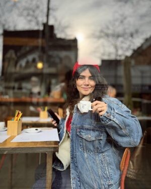 Zeynep Çamcı Instagram - 