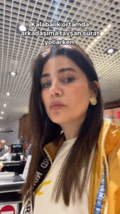 Zeynep Çamcı Instagram - Tavşan surat yolladığın o arkadaşın kim:)🐰