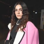 Zeynep Çamcı Instagram – 📸: @nadirozkan 💙
Styling: @zeynepcamci :))🌹
Saç: @huseyinpolatofficial 💙
Makyaj: @selhan.c 💙
Ceket: @maxillaria.co 💕 @ilknursereff 💕
@abdullahbulutmanagement 💙