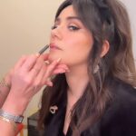 Zeynep Çamcı Instagram - Diva makyajım🎤And I♥️her🌹 @melisilkkilic ✨ “Seni Seviyorum” şarkısı çok yakında tüm platformlarda☺️