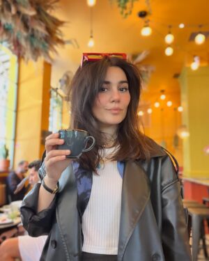 Zeynep Çamcı Instagram - ♥️☕️