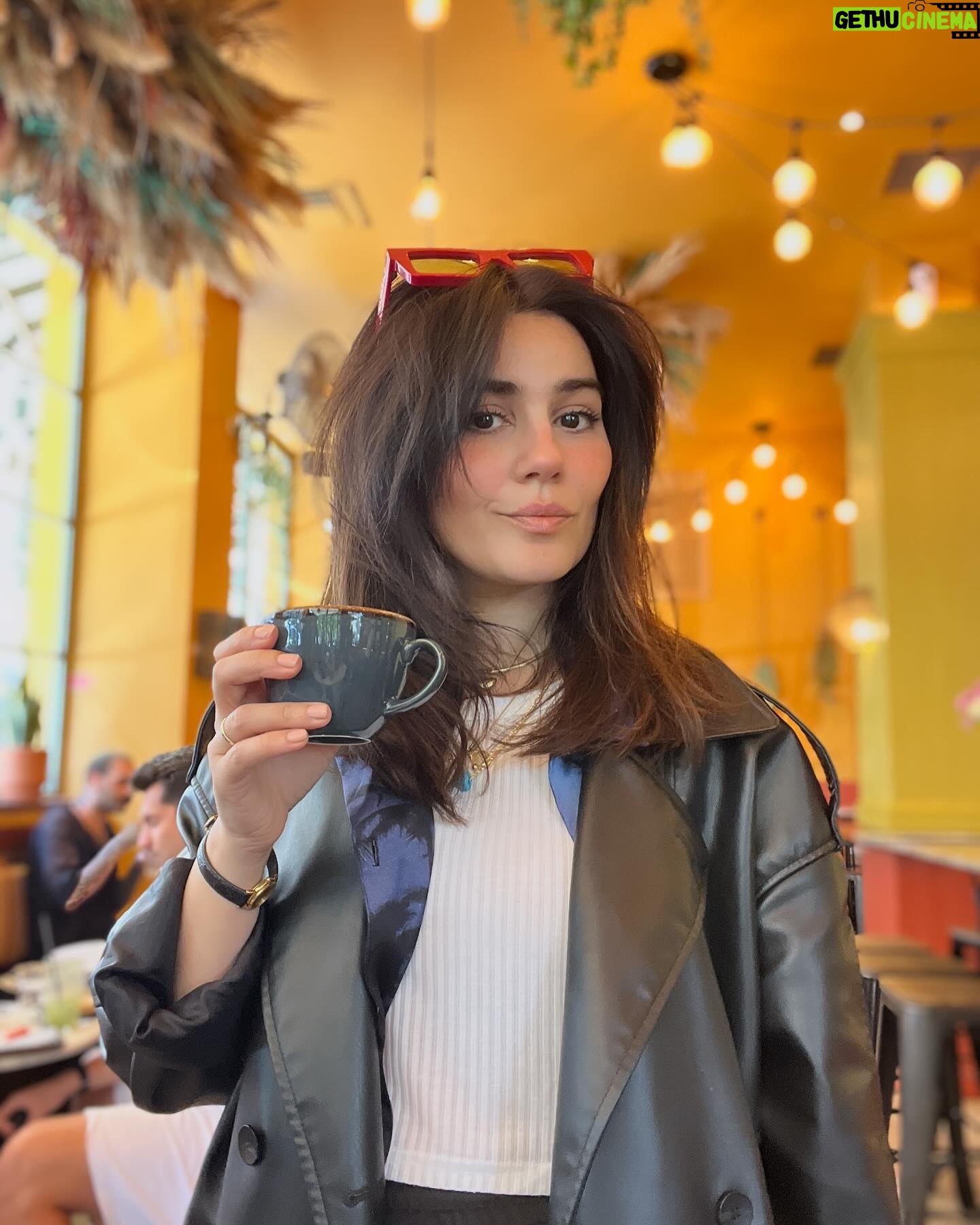 Zeynep Çamcı - 10.3K Likes - ♥️☕️
