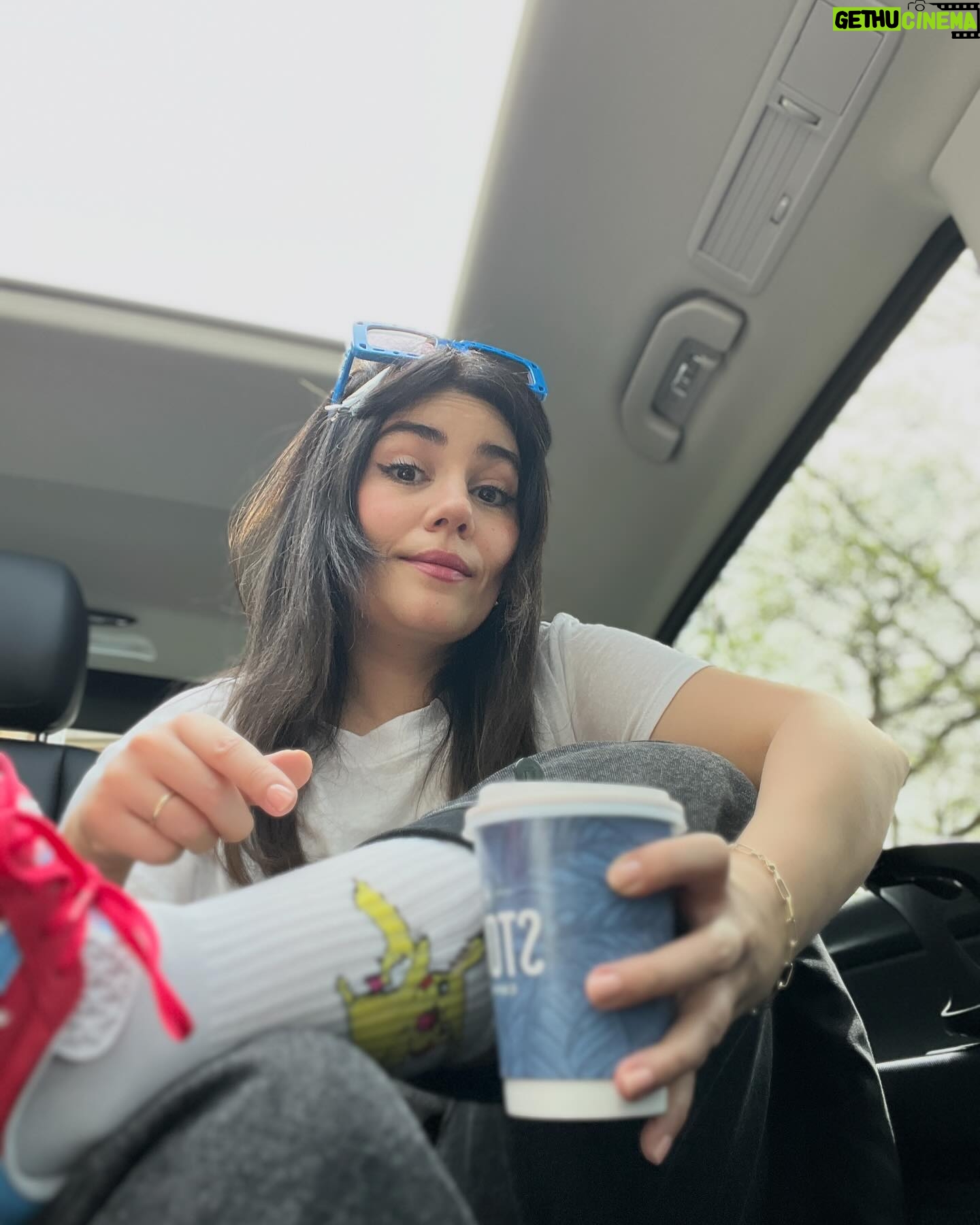 Zeynep Çamcı - 11.3K Likes - 🌼💙♥️