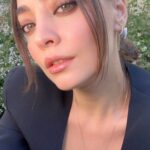 Zeynep Tuğçe Bayat Instagram - Outfit check for Madrid 🖤