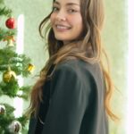 Zeynep Tuğçe Bayat Instagram - #işbirliği Sevdiklerinize alabilceğiniz en güzel hediyeler Teknosa.com ve Teknosa mağazalarında sizi bekliyor, ben kendi listemi tamamladım siz de mutlaka bakın derim🎄🎁 @teknosa Çünküü Yeni Yıl Hediyeleri Teknosa’da Güzel!