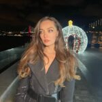 Zeynep Tuğçe Bayat Instagram - Life lately 🖤 Güzel şeyler her daim yanında olan dostlarla güzel ✨@hurdizitabii 1 Aralık’tan itibaren tüm bölümleriyle @tabii ’de! #dress @a46tuvanam @tuvana_buyukcinar #hair @atakangelisli #makeup @ezgihalilbeyoglu #jewels @swarovski #merci @ph7entertainment @beyza_eraydin @burcubulutcan #reklam
