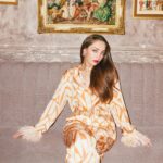 Zeynep Tuğçe Bayat Instagram - #ZeynepTuğçeBayat 'ın yeni projelerinin heyecanına ortak olduk✨ @zeyneptugcebayat Genel Yayın Yönetmeni: @gozdeyorukogluersu Röportaj: @ceylanyeniacun Fotoğraflar: @cihanalpgiray Styling: @mina.tanay , @sburcucam / @816styling Saç: @mutluahmet.sinan Makyaj: @gamzeteq Prodüksiyon: @filizserefk Makyaj asistanı: @blackbeggy Fotoğraf asistanı: kubra_ekm_ PR: @burcubulutcan Menajerlik ajansı: @ph7entertainment Mekan için @crontonhotel ’e teşekkür ederiz.