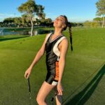 Zeynep Tuğçe Bayat Instagram - Turnuvalara adımı yazdırdım, çünkü neden olmasın 😹🤍 Hocam çok yeteneklisin dedi ⛳️ @cahitkayatpga #photoby @ancelelcin #reklam #golf