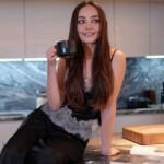 Zeynep Tuğçe Bayat Instagram - ☕️🛌💻🫠 #photogram @ugurtalay_ #reklam