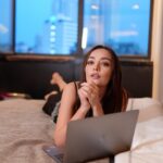 Zeynep Tuğçe Bayat Instagram - ☕️🛌💻🫠 #photogram @ugurtalay_ #reklam