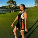 Zeynep Tuğçe Bayat Instagram - Turnuvalara adımı yazdırdım, çünkü neden olmasın 😹🤍 Hocam çok yeteneklisin dedi ⛳️ @cahitkayatpga #photoby @ancelelcin #reklam #golf