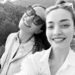 Zeynep Tuğçe Bayat Instagram – Kimler Geldiiii Kimler Geçtiiiii 🫠

Çok güzel bir ekiple çok güzel bir yazı bitirdik. Fotoğraflara sığmayacak kadar kalabalığız🤍