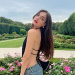 Zeynep Tuğçe Bayat Instagram – Bienvenue chez moi 🤍🫠

#travel #traveler #travelgram #explore #europe #paris #france