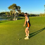 Zeynep Tuğçe Bayat Instagram - Turnuvalara adımı yazdırdım, çünkü neden olmasın 😹🤍 Hocam çok yeteneklisin dedi ⛳️ @cahitkayatpga #photoby @ancelelcin #reklam #golf