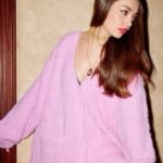 Zeynep Tuğçe Bayat Instagram - Lolita 🌸🫠 @alemdergisi Genel Yayın Yönetmeni: @gozdeyorukogluersu Röportaj: @ceylanyeniacun Fotoğraflar: @cihanalpgiray Styling: @mina.tanay , @sburcucam / @816styling Saç: @mutluahmet.sinan Makyaj: @gamzeteq Prodüksiyon: @filizserefk Video: @oznurozturrk Makyaj asistanı: @blackbeggy Fotoğraf asistanı: kubra_ekm_ PR: @burcubulutcan Menajerlik ajansı: @ph7entertainment Mekan: @crontonhotel