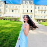 Zeynep Tuğçe Bayat Instagram - Vers de nouveaux beaux départs 🤍 reklam