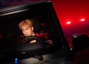 Zhang Yixing Instagram - An amazing night with G-Class. The legend goes electric! It's so cool！Gelandewagen, Electrified. 
Thank you @mercedesbenz . Thank you G-Class. ⚡️