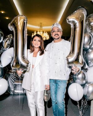 Zhasmin Instagram - Дорогой мой друг Филипп @fkirkorov , с днем рождения! 🥳🎂 

С годами начинаешь особенно ценить настоящих друзей, кто верно и честно находится рядом многие годы, да что там годы - мы с тобой рядом и в самые счастливые, и в ненастные времена уже больше половины жизни! 

Желаю тебе сохранить на долгие годы твою удивительную способность превращать все вокруг в яркий праздник, твой задор, жажду жизни, твой талант и креатив! Пусть крепким будет здоровье папы Бедроса, а детки каждый день радуют новыми успехами! И, конечно, пусть с каждым годом только множится армия почитателей твоего таланта!