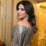 Zhasmin Instagram - Свадебная тема не оставляет меня даже на концерте в честь 50-летия начала строительства Байкало-Амурской магистрали 😅 БАМ была одной из самых больших молодежных строек прошлого столетия - на работу съезжались молодые комсомольцы со всей страны, поэтому на БАМе создавалось так много новых семей 👰‍♀️🤵‍♂️ Одна из моих любимых песен Вл. Шаинского, подпевайте 😉