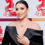 Zhasmin Instagram - Вчерашнее штормовое предупреждение не стало помехой для любителей современного киноискусства - открытие Московского международного кинофестиваля @mmkf_official состоялось! 🎬 Спасибо организаторам за блистательную церемонию, я получила огромное удовольствие! Jewellery: @mercuryjewellery @mercury_russia Dress: @esterabnerofficial @esterabner Style: @vika_verden Assistant: @alena_hanesman