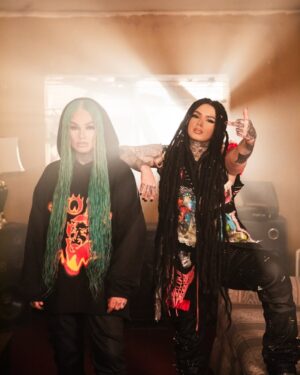 Zhavia Instagram - @snowthaproduct  NAME 2 BADDER INDEPENDENT BITCHES 😤👂🏼👂🏼👂🏼💜💜💜💜☔️☔️☔️ photo by @yourfriendandre
