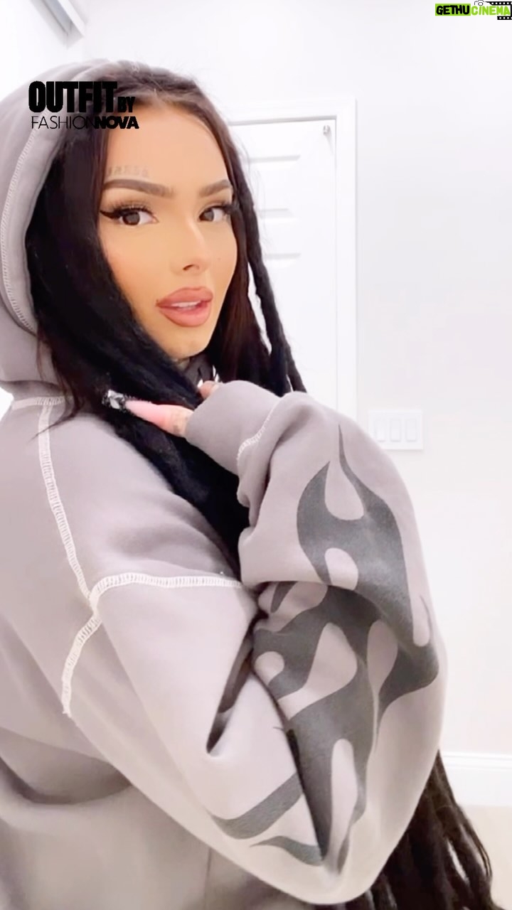 Zhavia Ward Instagram - @FashionNova π½π½π½πππ itβs giving comfy π
πΌ