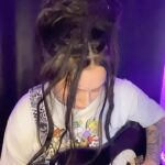 Zhavia Ward Instagram - Send requests of songs I should mess with or learn ☔️☁️🎸❤️🎸❤️ANY GENRE ⛓️ I think I’m a try to learn smells like teen spirit next🧐 I’m tryna focus on songs I can come up with or learn guitar riffs cuz I know basic chords but I’m practicing both, I have an accoustic from fender but haven’t played in a year since I broke my wrist, got inspired to learn electric and this is my first time owning an electric thanks to @fender ⭐️