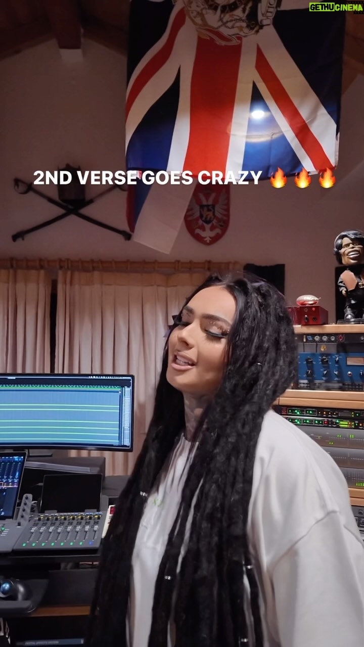 Zhavia - 37.1K Likes - Drop a 🔥🔥🔥 or 💰💰💰🖤