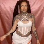 Zhavia Ward Instagram - @FashionNova 💗90’s pop star vibes 🎤⭐️⭐️🫧