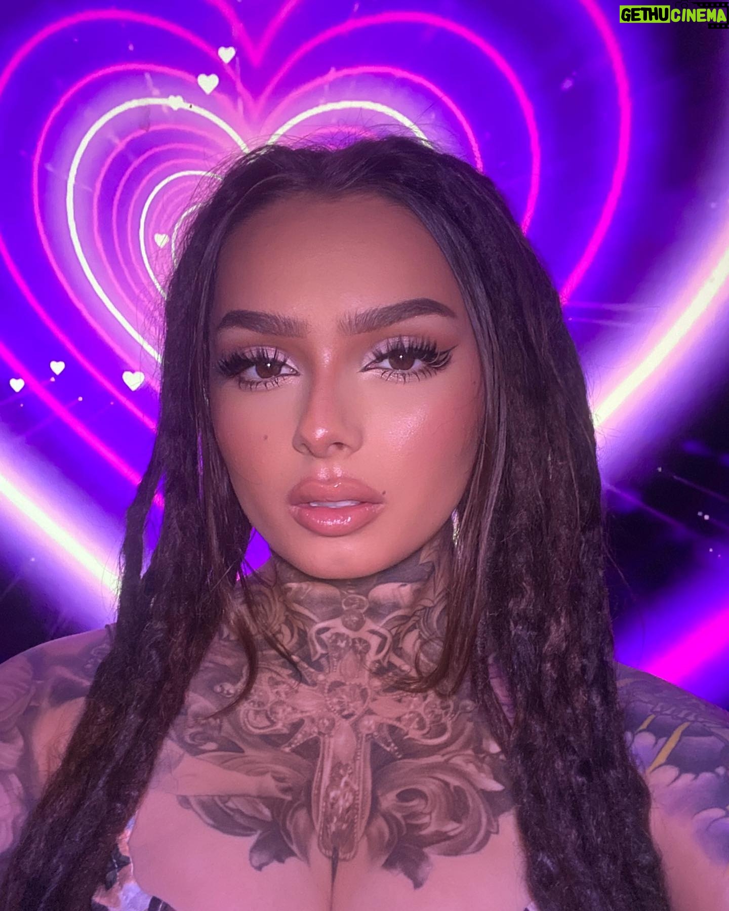 Zhavia Ward Instagram - A whole lot of selfies 💟💟💟💗