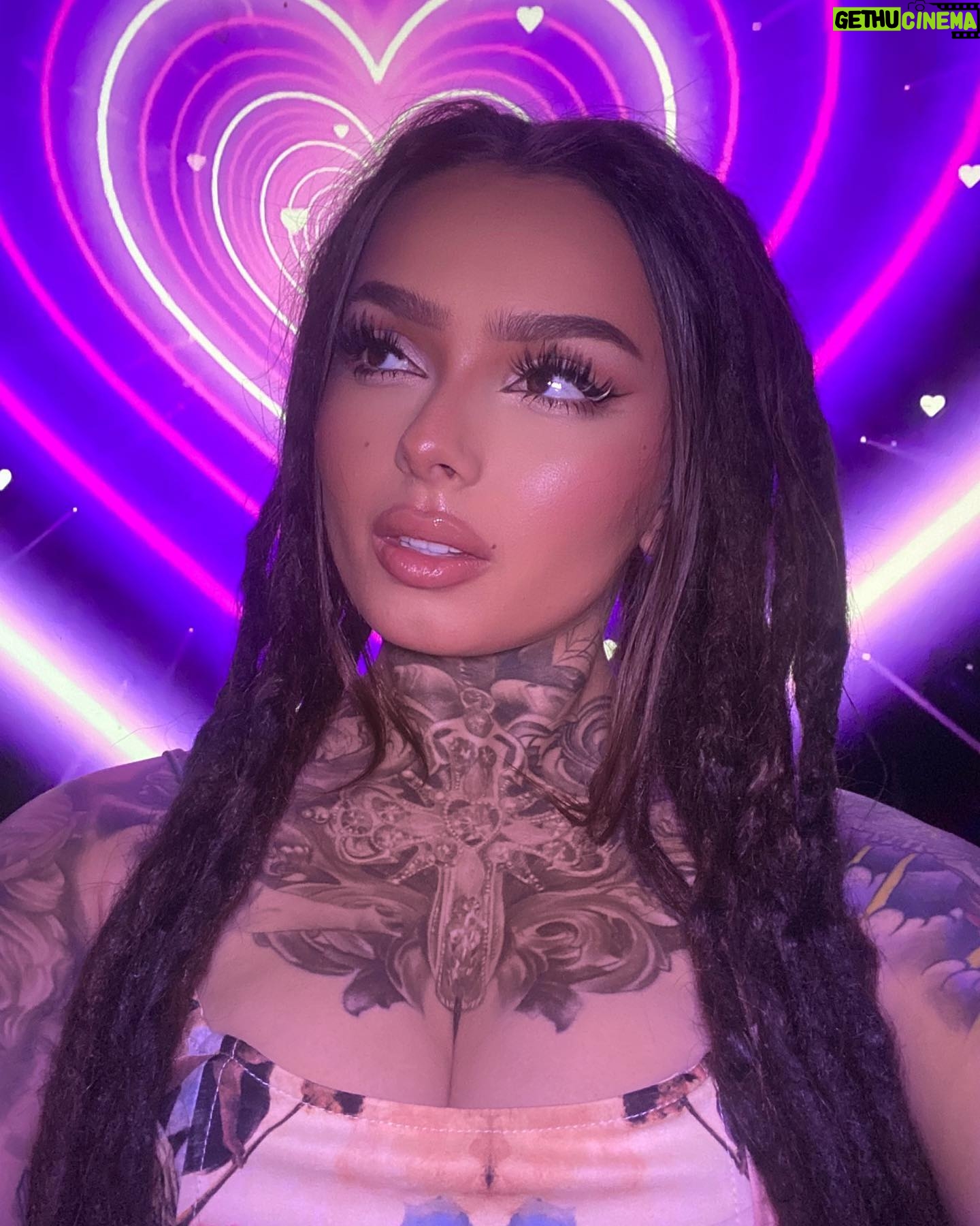 Zhavia Ward Instagram - A whole lot of selfies 💟💟💟💗