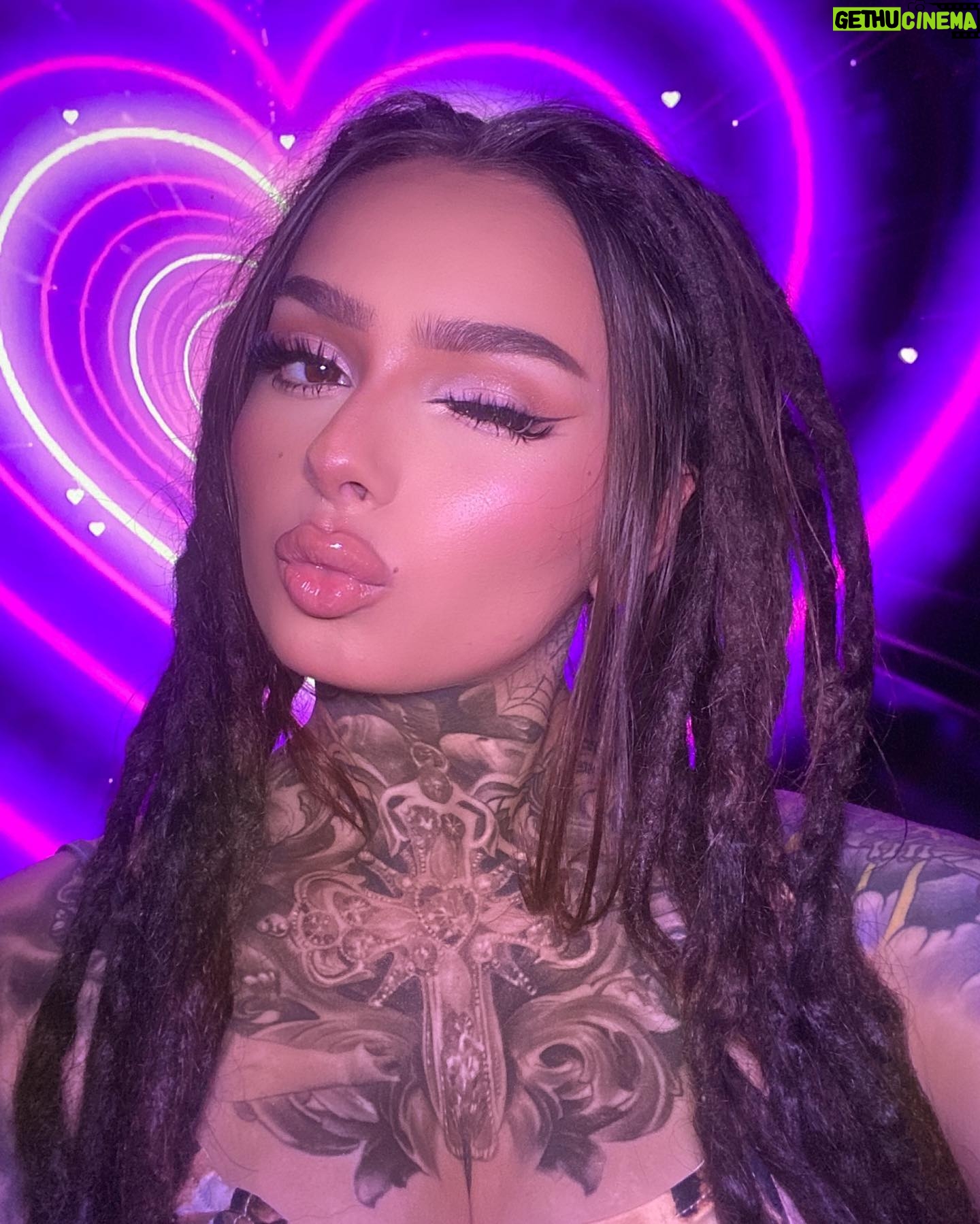 Zhavia Ward Instagram - A whole lot of selfies 💟💟💟💗