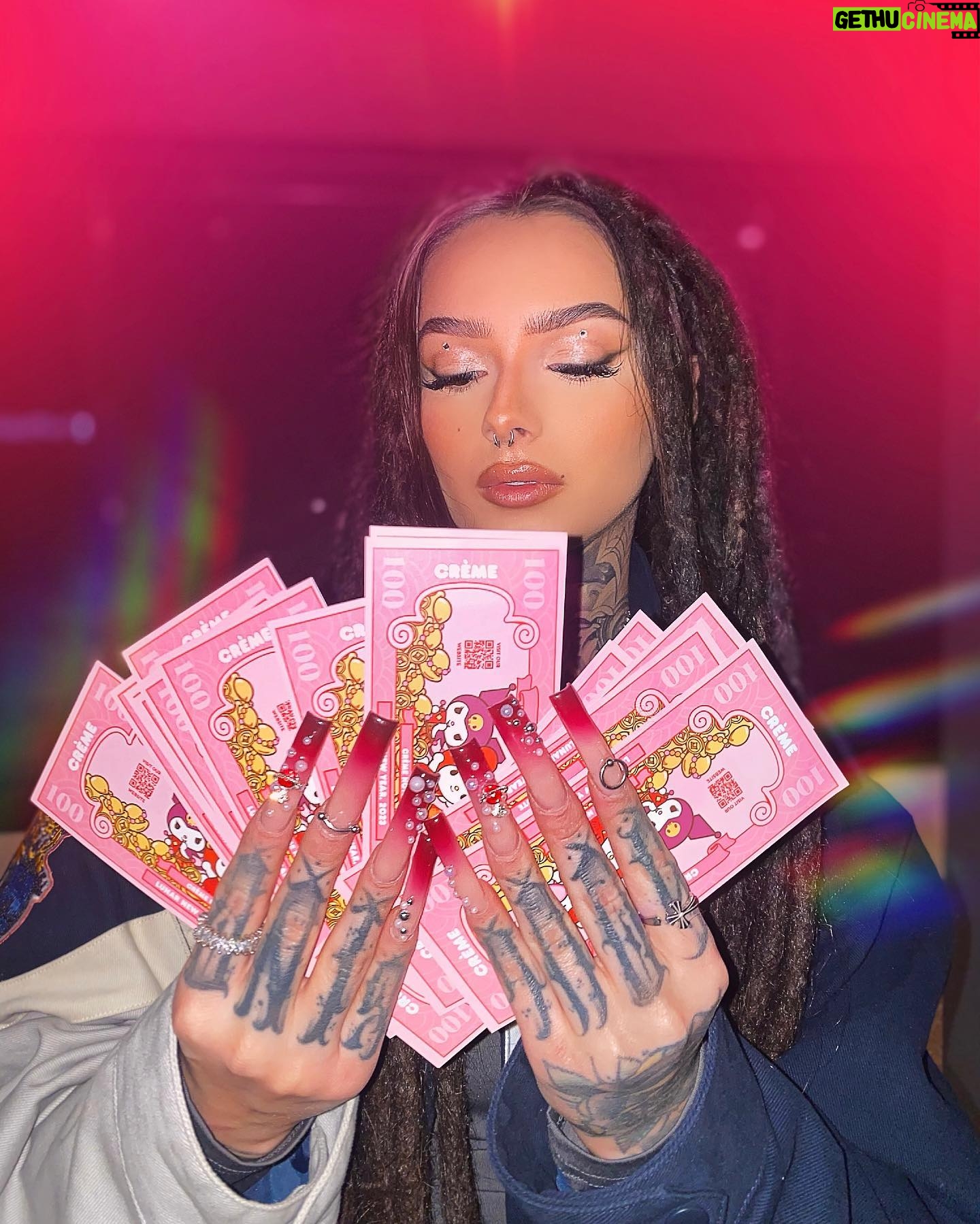 Zhavia Ward Instagram - Everything Pink 🎀👄💗👅🍧