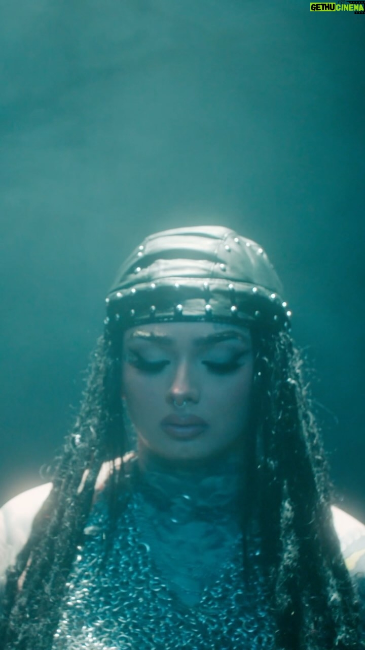 Zhavia Ward Instagram - OUT 5/9 π΅π€― DROP A π₯π₯π₯ if you excited for tomorrow π My first single as an independent artist π«ΆπΌπ₯²π₯²